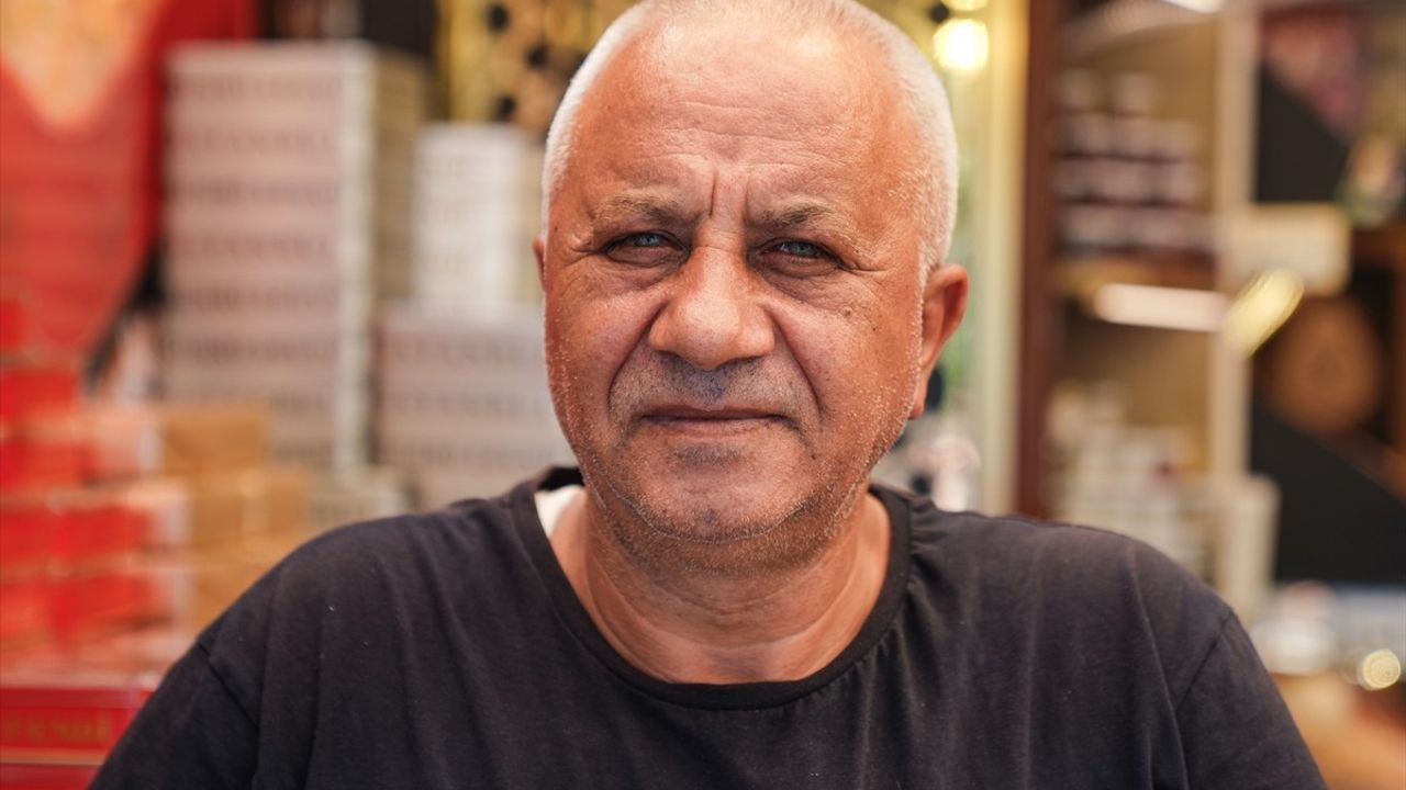 Eminönü'nde Bayram Alışverişi Harekete Geçti