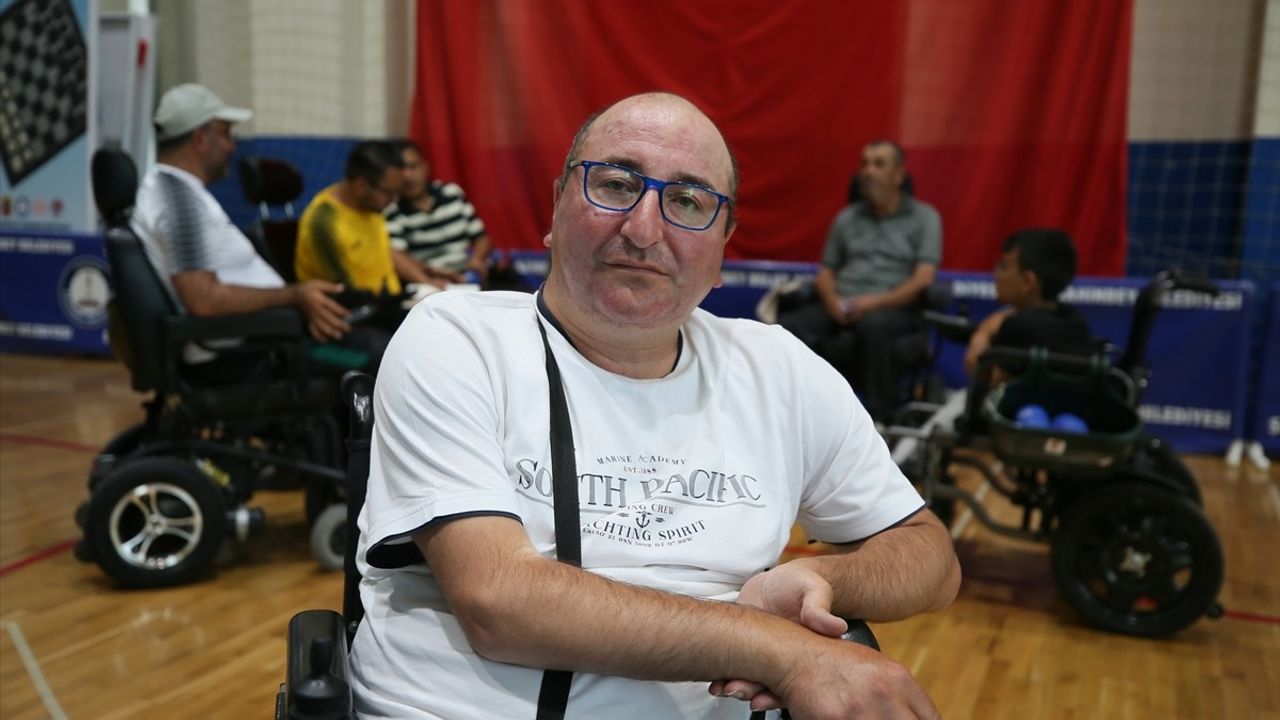 Engelli Bireylere Umut Veren Dernek: Dünya Engelsiz Kahramanlar