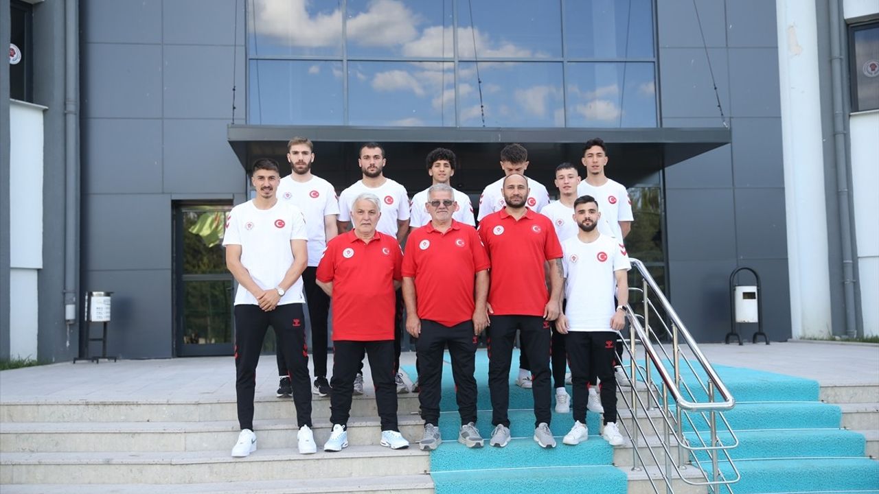 Erkek Boks Milli Takımı Gürcistan'da Turnuvaya Katıldı