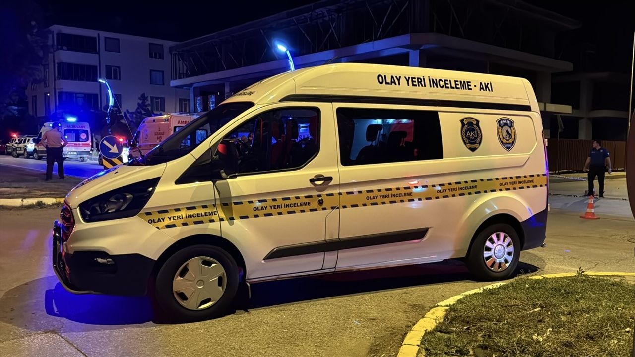 Erzincan'da Trafik Kazası: 2 Ölü, 1 Yaralı