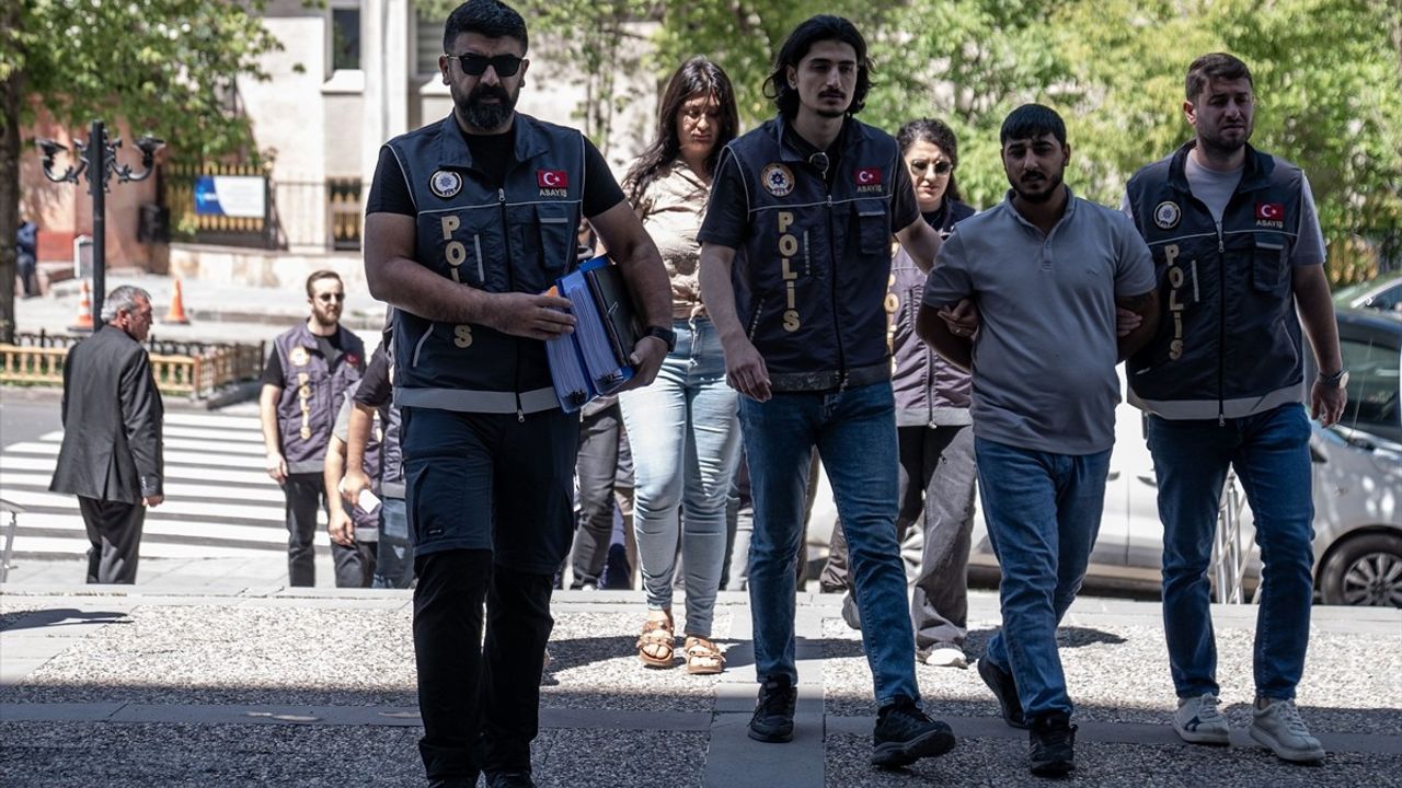 Erzurum'da Telefon Dolandırıcılığı Operasyonu: 6 Gözaltı