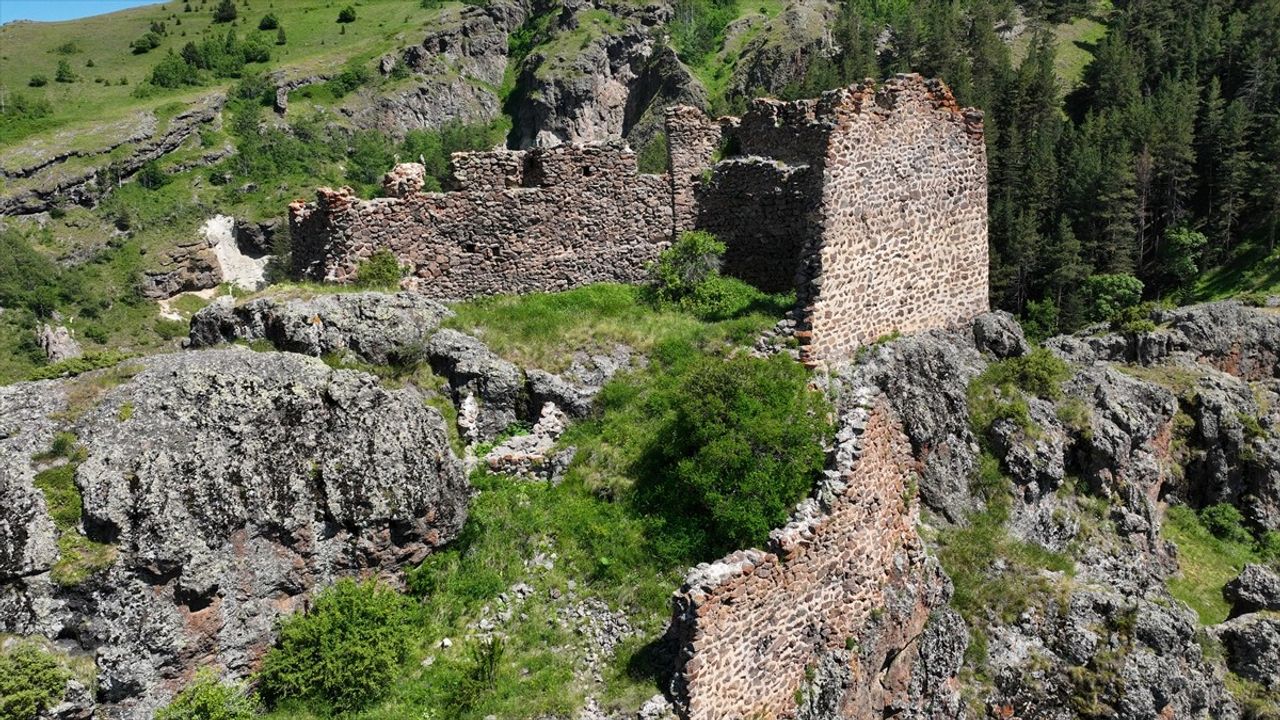 Erzurum'un Tarihi Hırçer Kalesi: Yüzyıllara Direniş