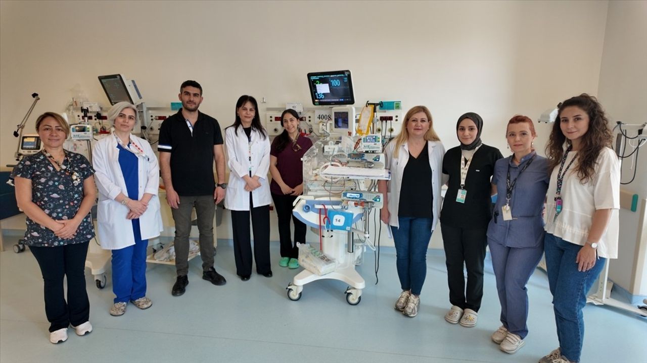 Eskişehir'de Diyaframında Delik Bulunan Bebek Ameliyatla Sağlığına Kavuştu
