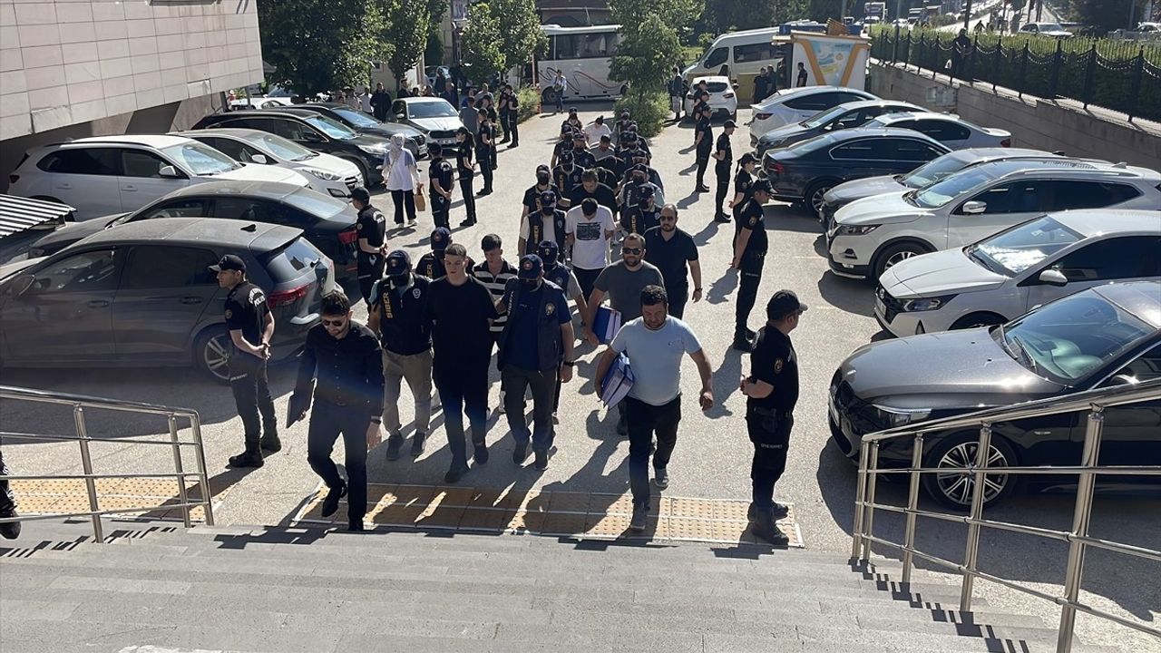 Eskişehir'de Dolandırıcılık Operasyonu: 9 Şüpheli Gözaltında