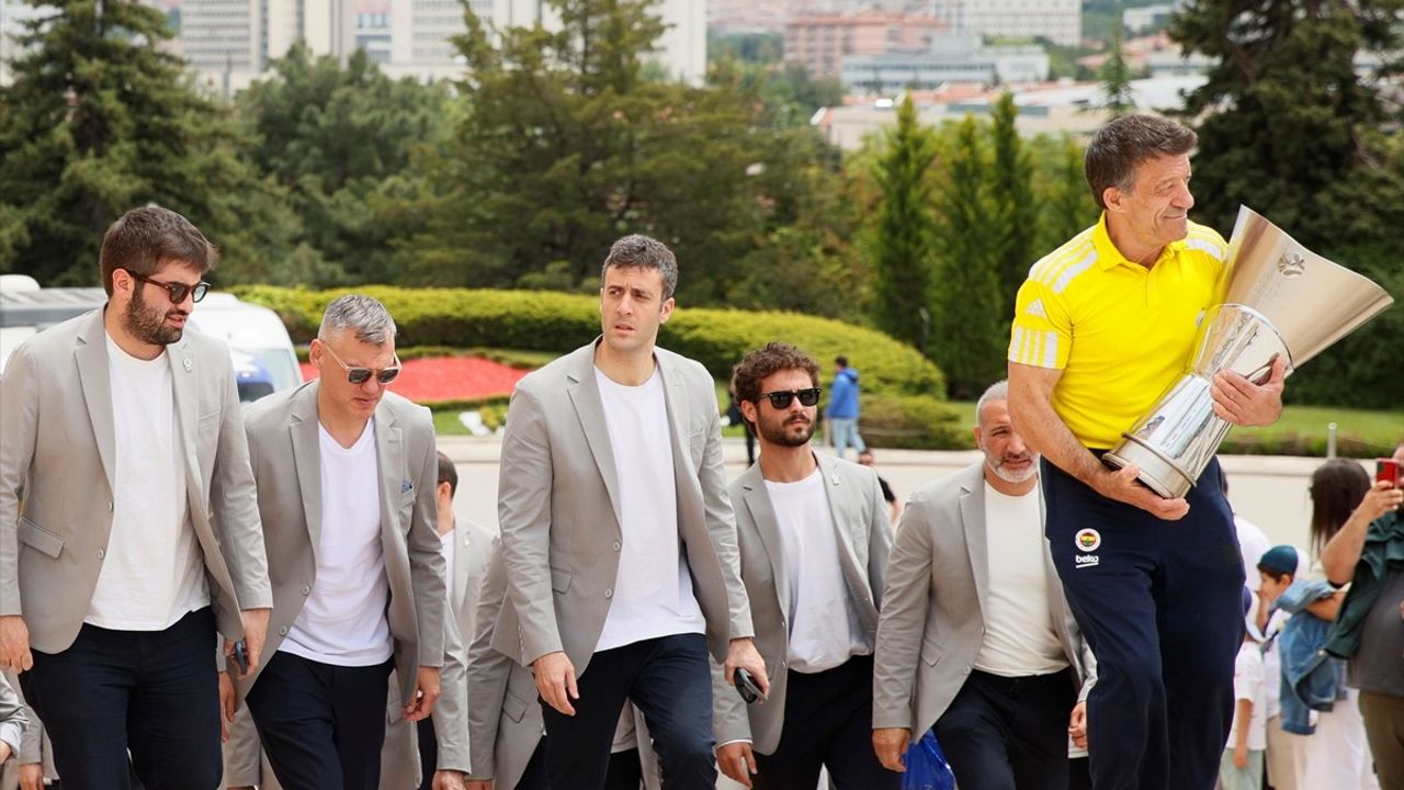 Fenerbahçe Beko Anıtkabir'i Ziyaret Etti
