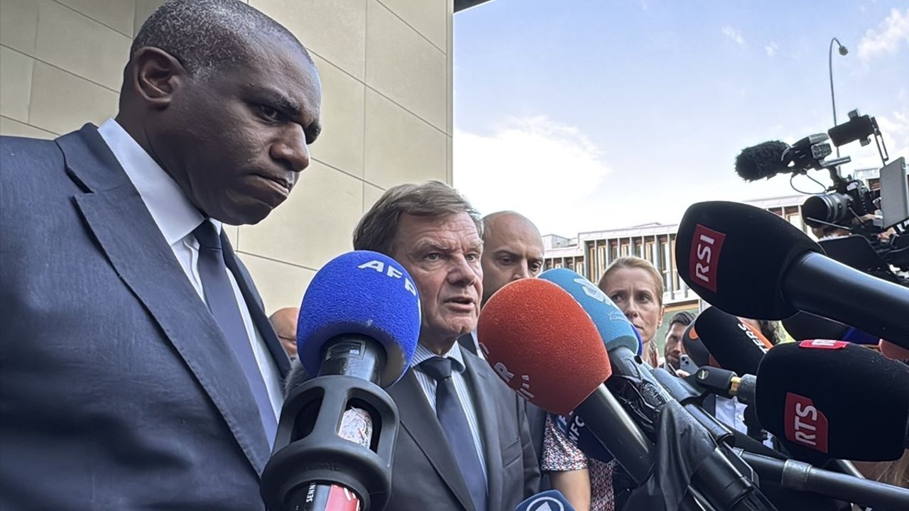 Fransa Dışişleri Bakanı, İran'ın Nükleer Problemleri Hakkında Önemli Açıklamalarda Bulundu