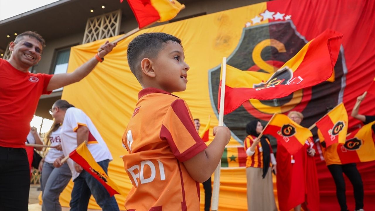 Galatasaray'ın 25. Şampiyonluğu Senegal'de Coşkuyla Kutlandı