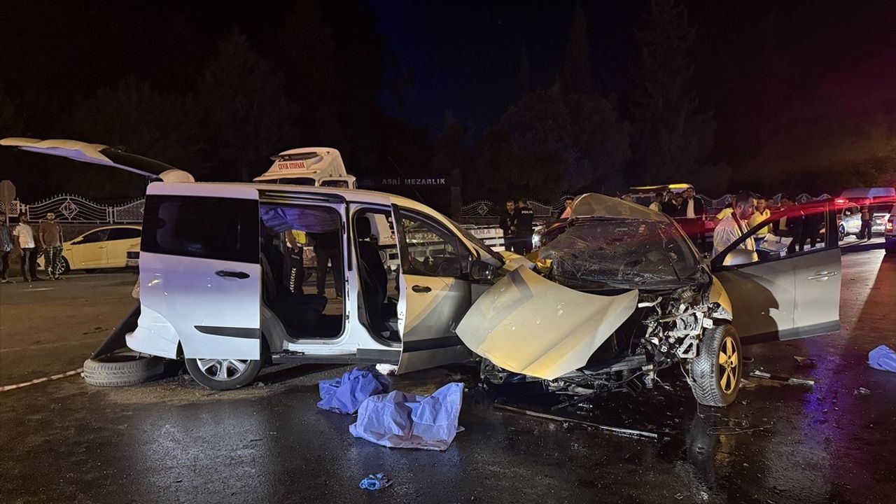 Gaziantep'te Feci Trafik Kazası: 5 Ölü, 2 Yaralı