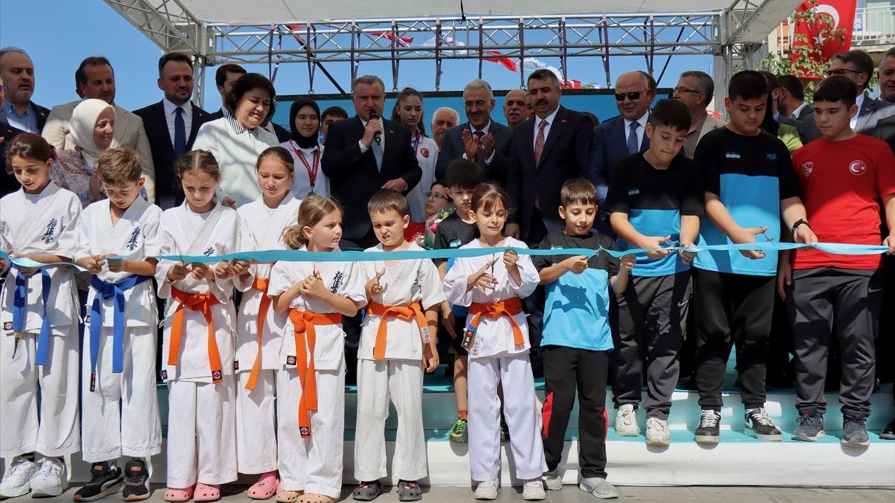 Gençlik ve Spor Bakanı Bak, Bursa'da Yeni Spor Merkezi Açılışında Önemli Açıklamalarda Bulundu