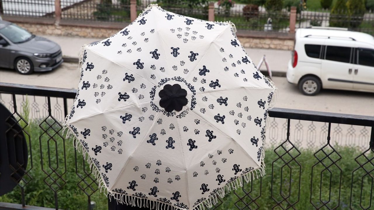 Geri Dönüşümle Sanat: Kastamonu'da Eski Şemsiye Yeni Hayat Buldu