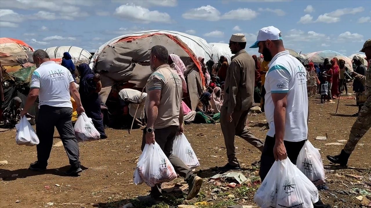 Hak İnsani Yardım Derneği Somali'de 260 Bin Kişiye Kurban Etini Ulaştırdı