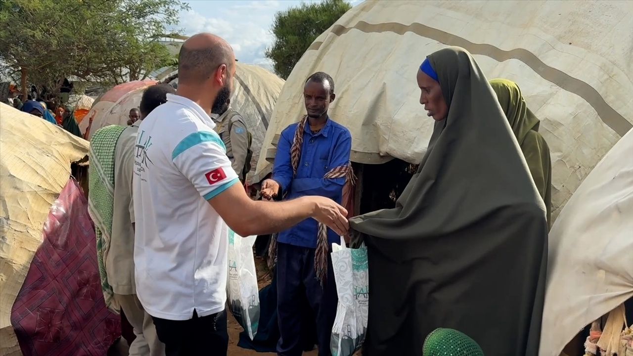 Hak İnsani Yardım Derneği Somali'de Hayırseverlik Faaliyetleri Yürüttü