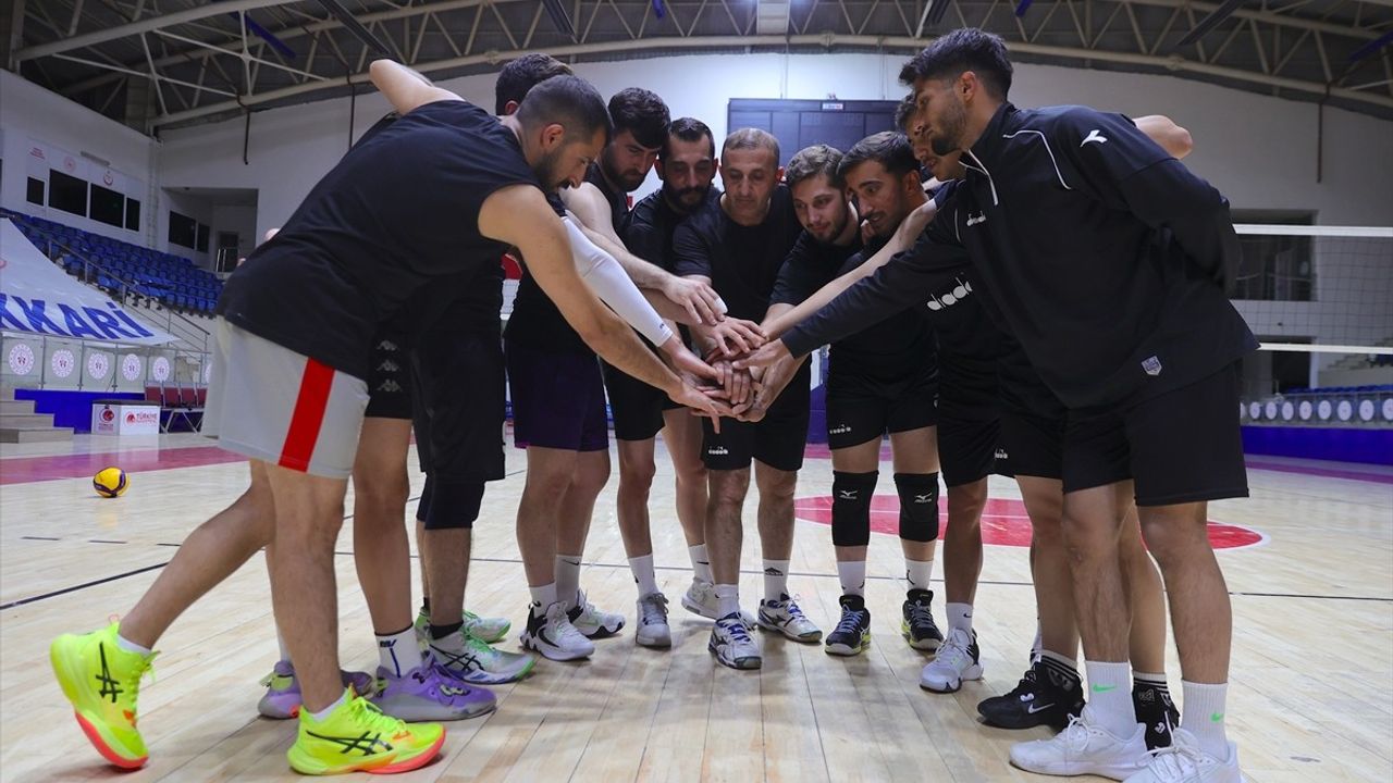 Hakkari'de Baba Oğul Voleybol Takımının Başarı Hikayesi