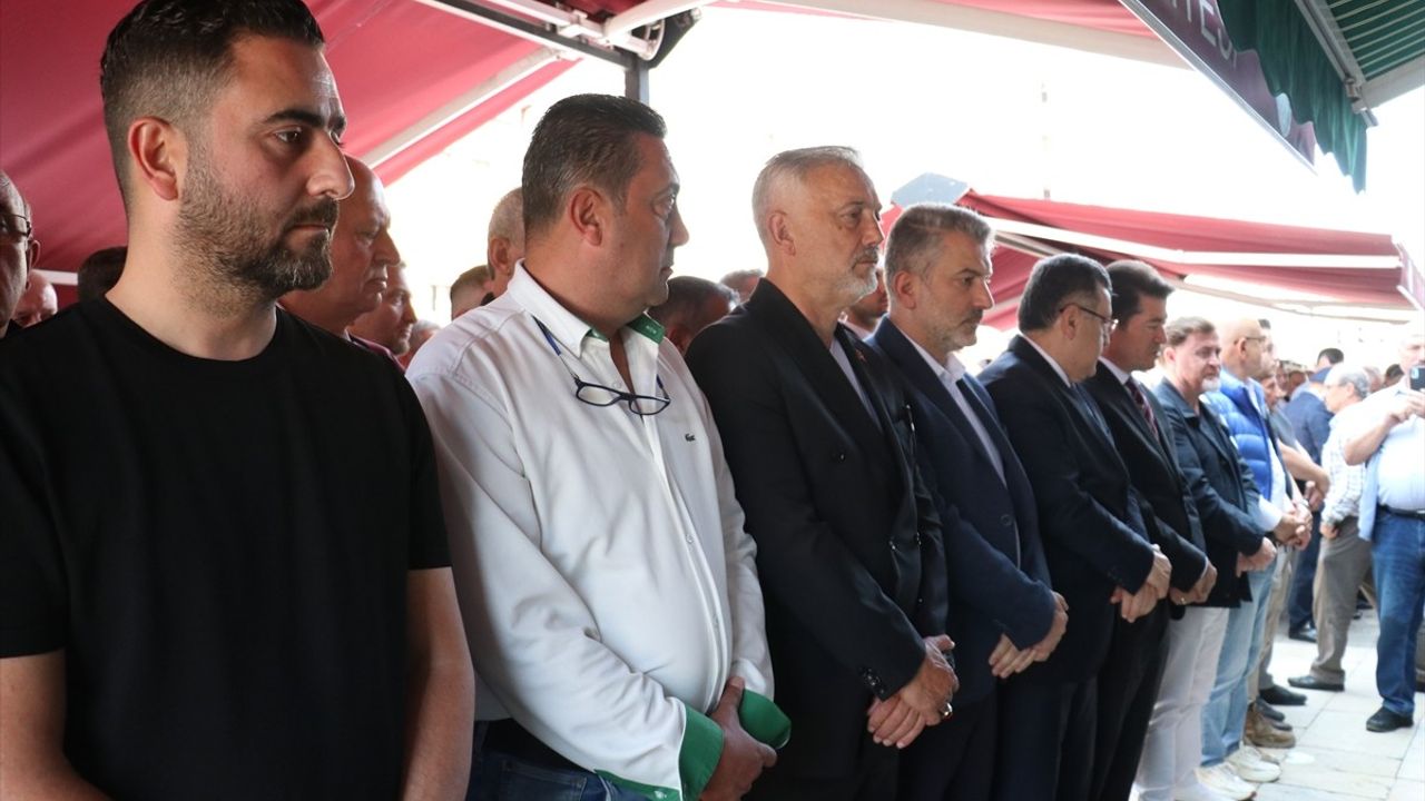 Hami Mandıralı'nın Kayınpederi Son Yolculuğuna Uğurlandı
