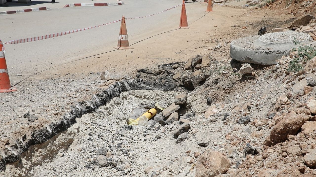 Hatay'da Yol Çalışmasında Doğal Gaz Borusu Hasar Gördü