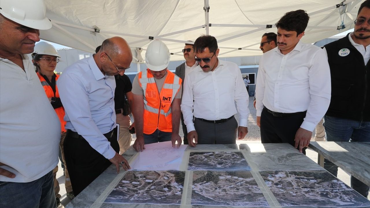 Hatay Defne'de Afet Konutları İnşaatı Devam Ediyor