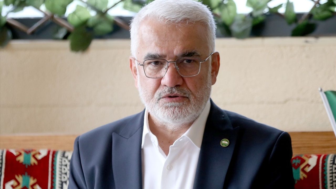 HÜDA PAR Genel Başkanı Yapıcıoğlu: "Milletin Taleplerini Karşılayacak Bir Anayasa Gerekiyor"