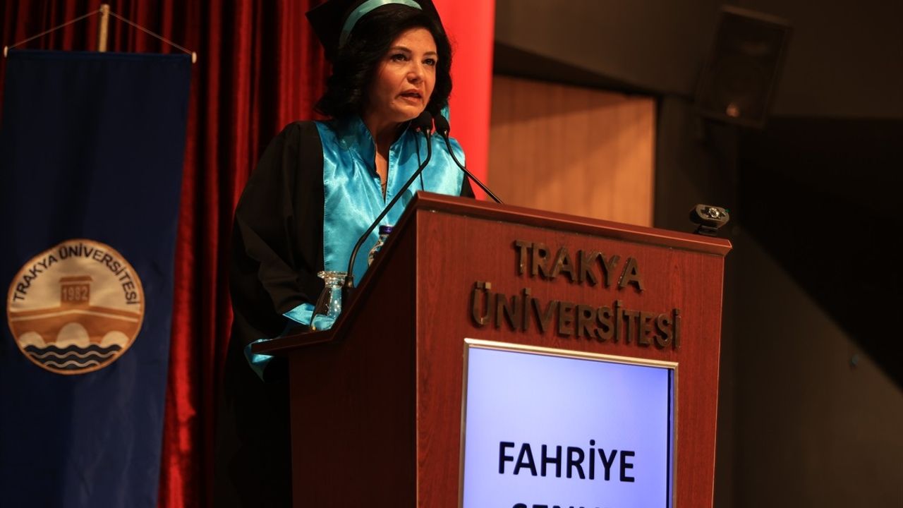 İki Çocuk Annesi Fahriye Şenuz, İkinci Üniversitesini Birincilikle Bitirdi