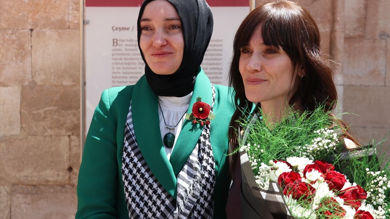İshak Paşa Sarayı'nda Savaş Mağduru Çocuklar İçin Anlamlı Sergi