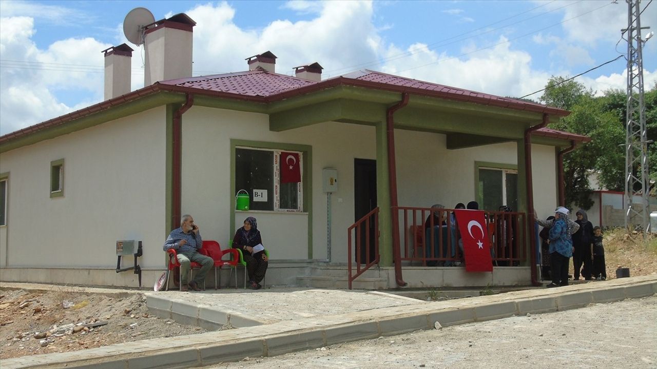 İslahiye'de Kalıcı Konutlar Hak Sahiplerine Teslim Edildi