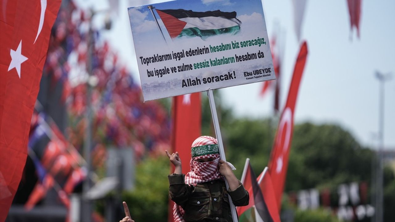 İstanbul'da 'Gazze ve Kudüs İçin' Yürüyüş