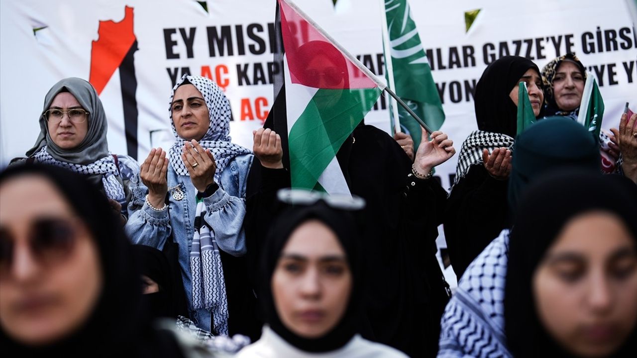 İstanbul'da 'Küresel Gazze Yürüyüşü' Gerçekleşti