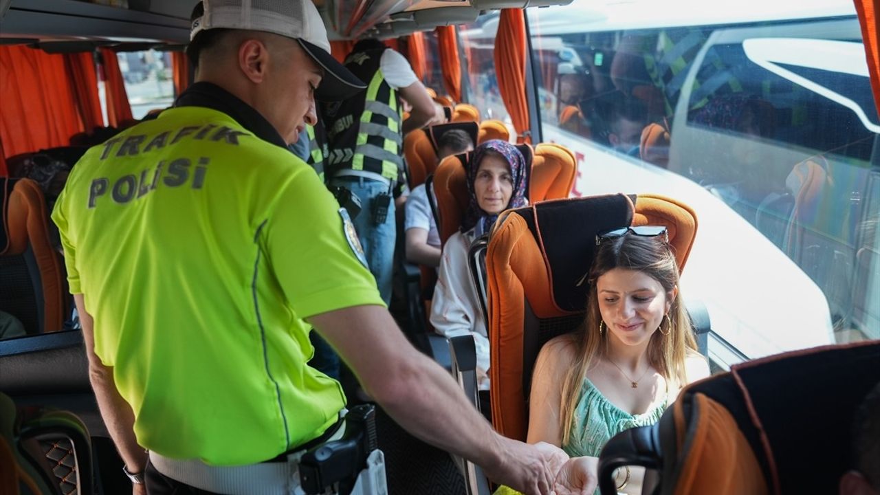 İstanbul Otogarı'nda Bayram Denetimleri Devam Ediyor