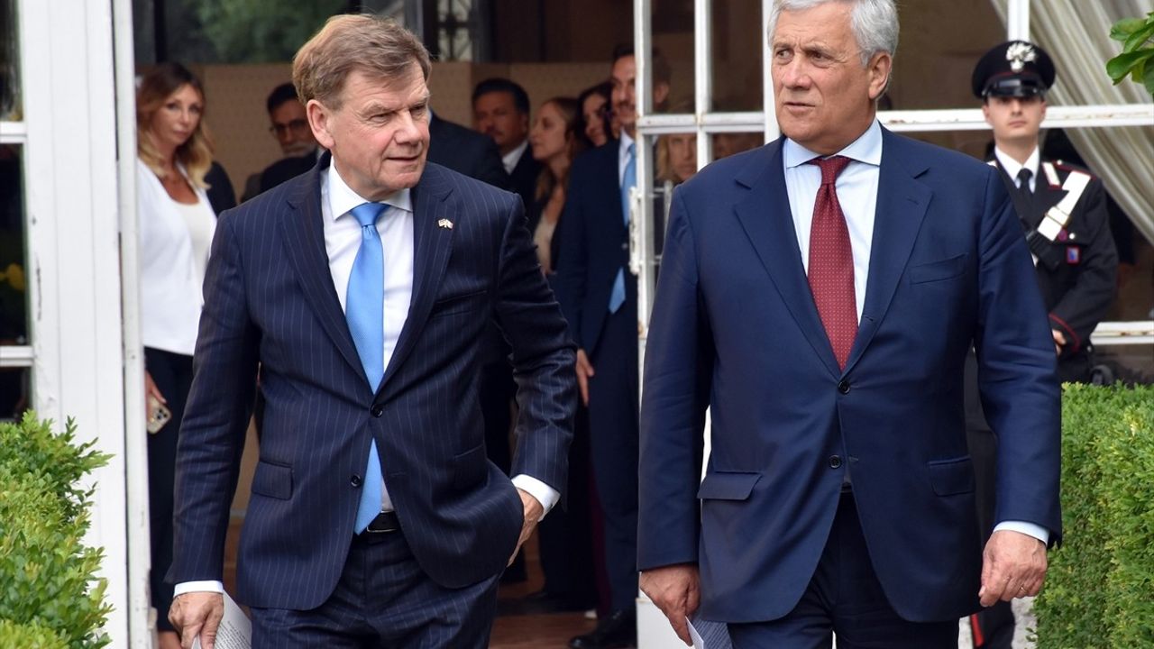 İtalya ve Almanya Dışişleri Bakanları, Uluslararası Meseleleri Görüştü