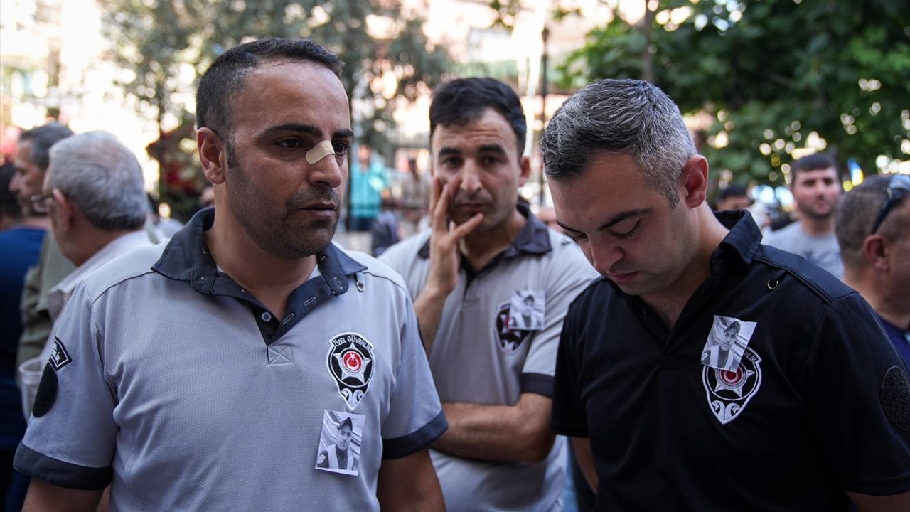 İZBAN'da Sigara İçen Yolcunun Güvenlik Görevlisini Öldürmesi
