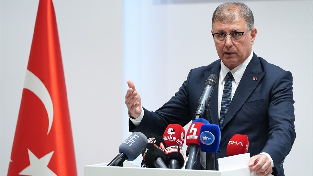 İzmir Büyükşehir Belediyesi'nde 1030 İşçi İşten Çıkarılıyor