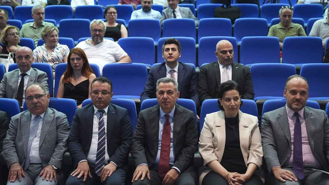 İzmir'de Binalarda Enerji Verimliliği Semineri Düzenlendi