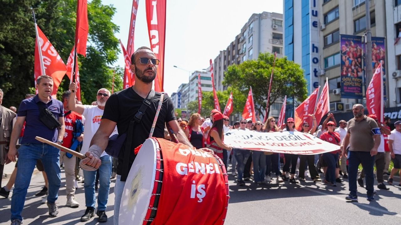İzmir'de İşçi Grevi Altıncı Gününde Devam Ediyor