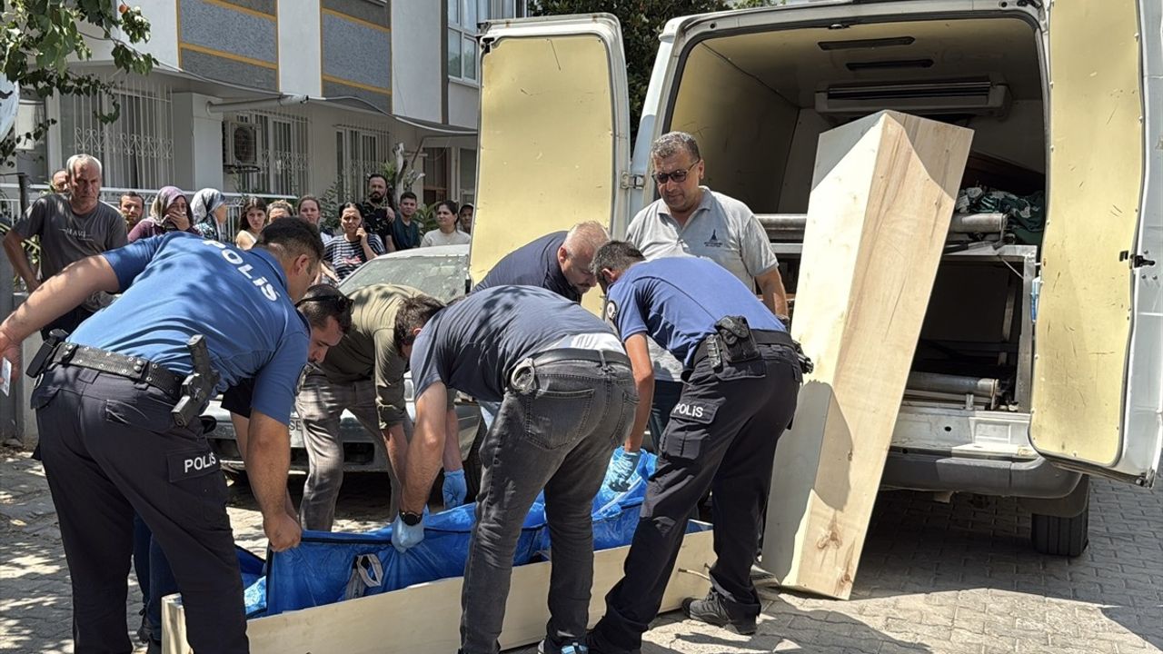 İzmir'de Korkunç Olay: Eşini Öldüren Adam İntihar Etti