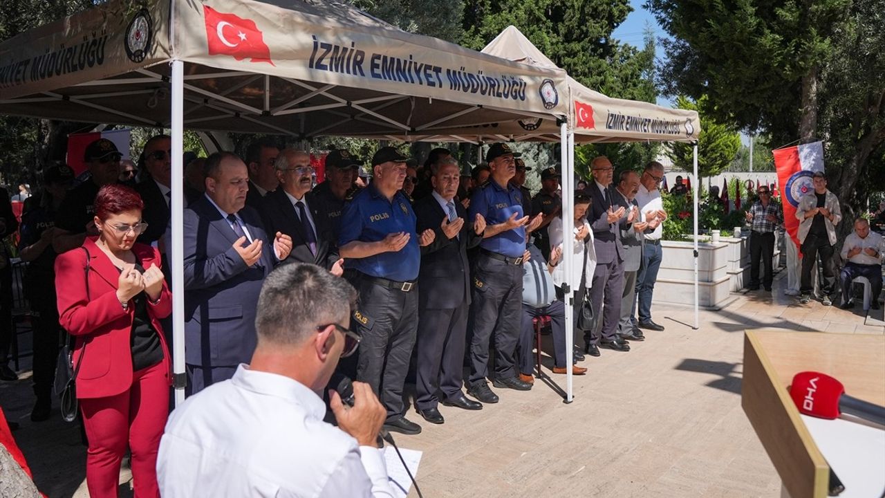 İzmir'de Şehit Aileleri Duygusal Anlar Yaşadı