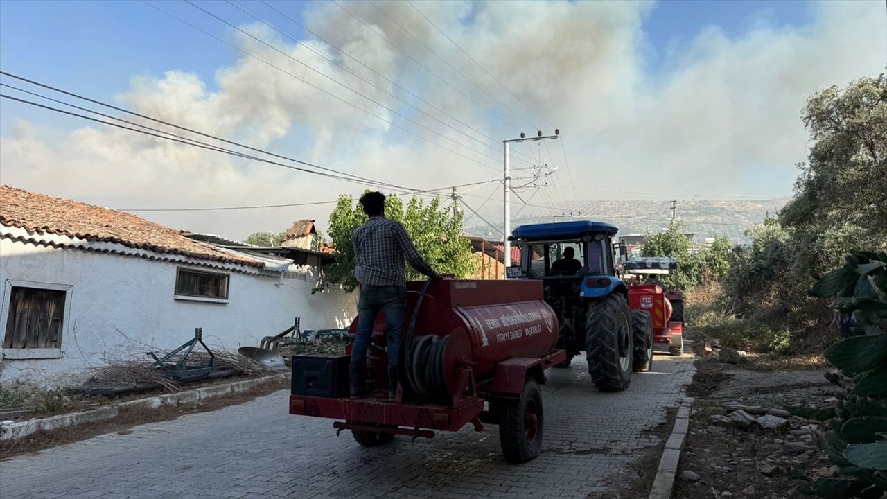 İzmir'de Yangın Kontrol Altına Alındı