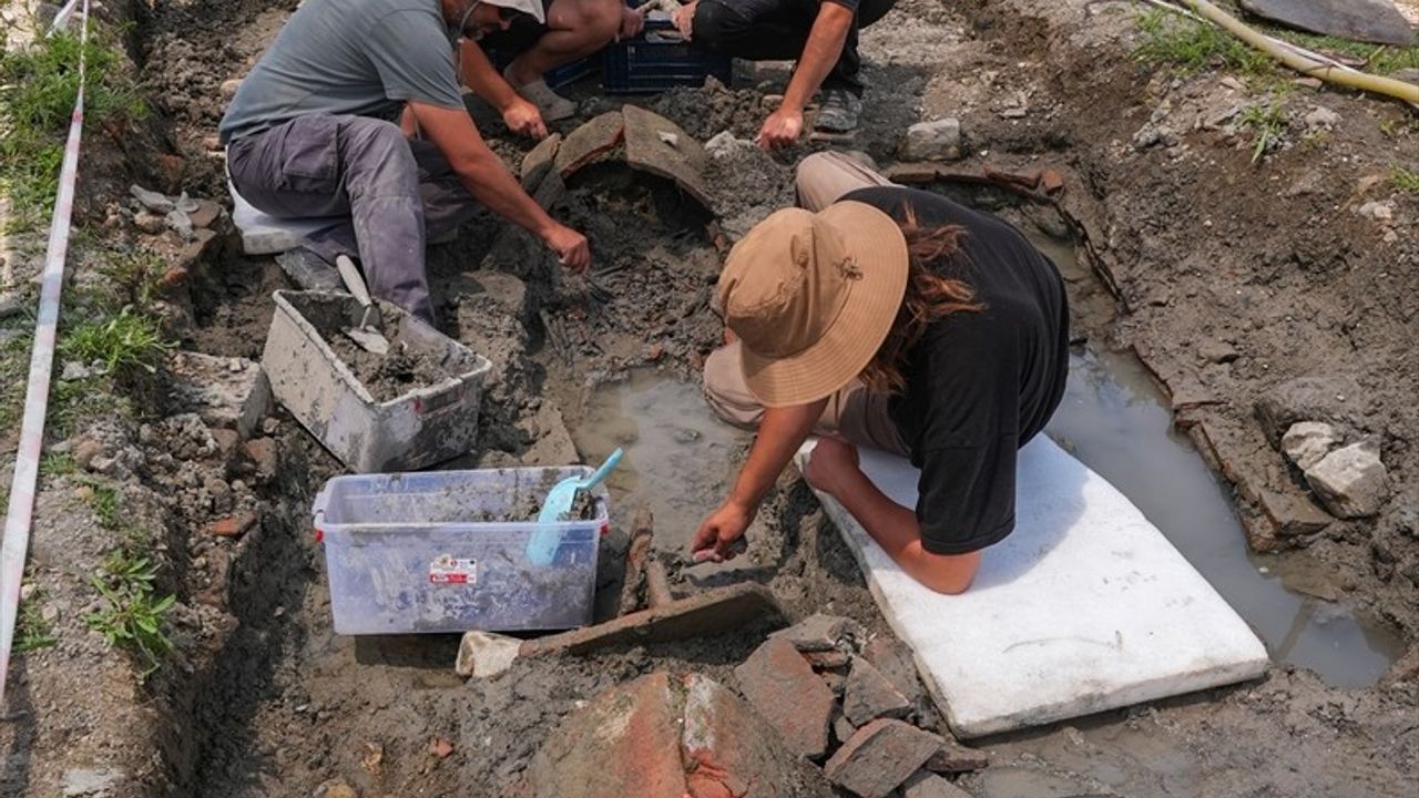İznik'te Geçmişin İzleri: Bazilika ve Mezarlık Kazıları Başladı