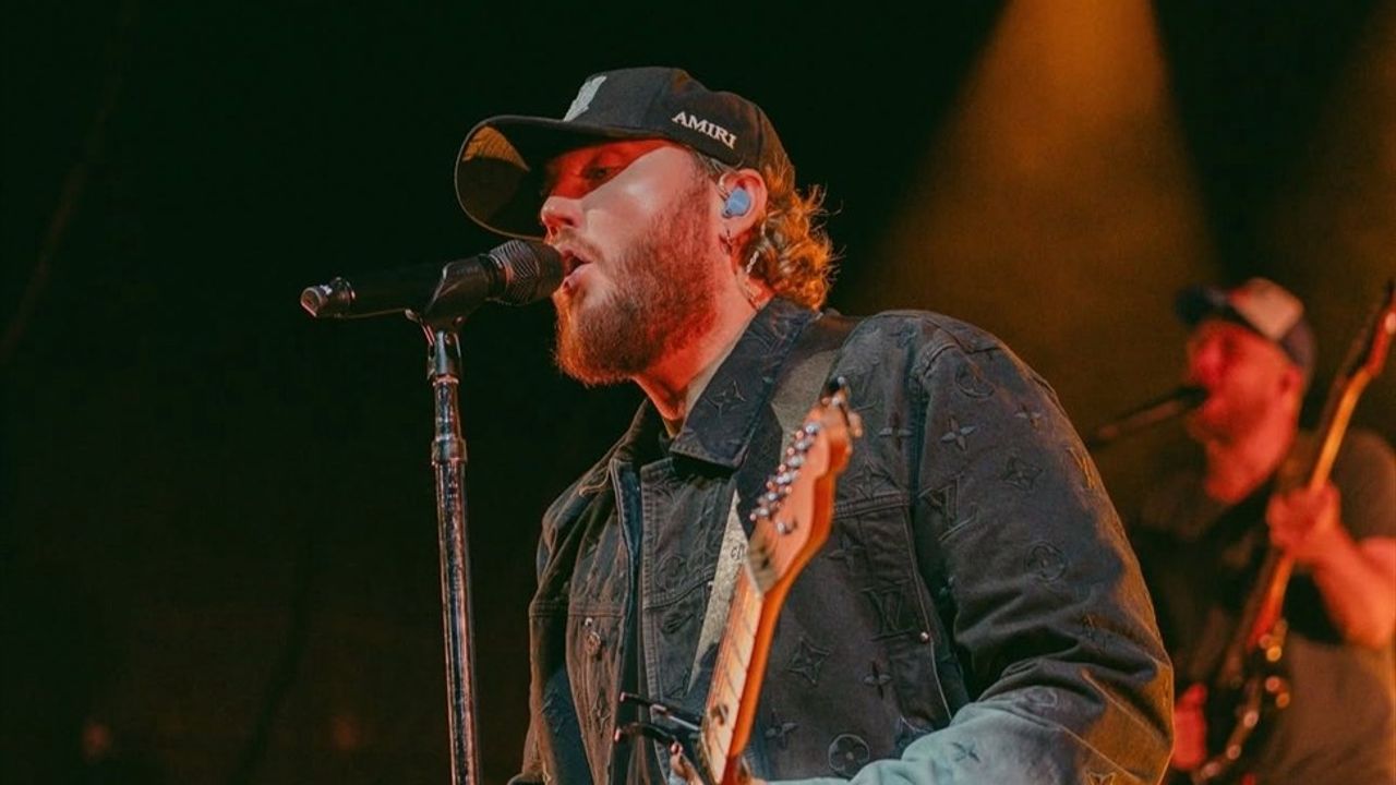 James Arthur İstanbul'da Konser Veriyor