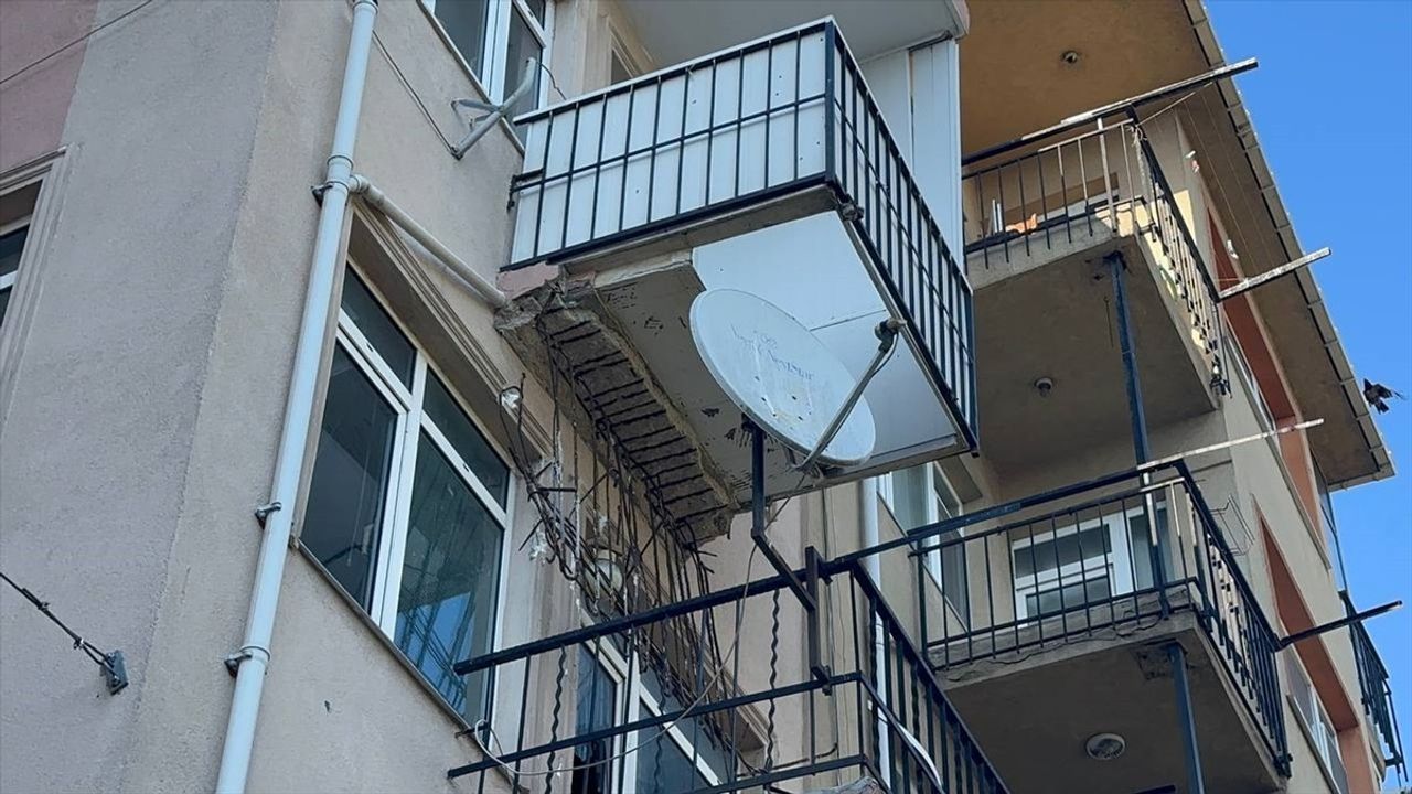 Kadıköy'de Balkon Çökmesi Olayı