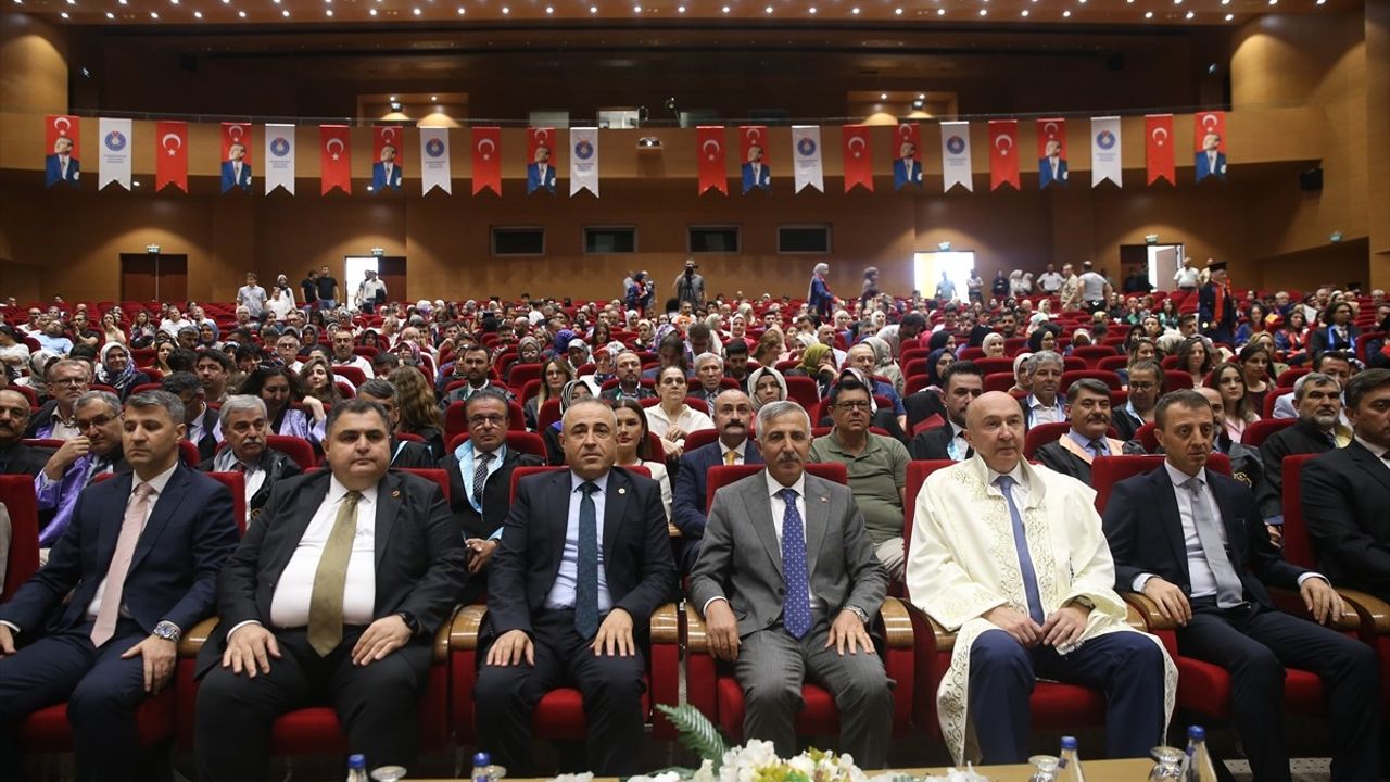 Kahramanmaraş Sütçü İmam Üniversitesi'nde Mezuniyet Coşkusu