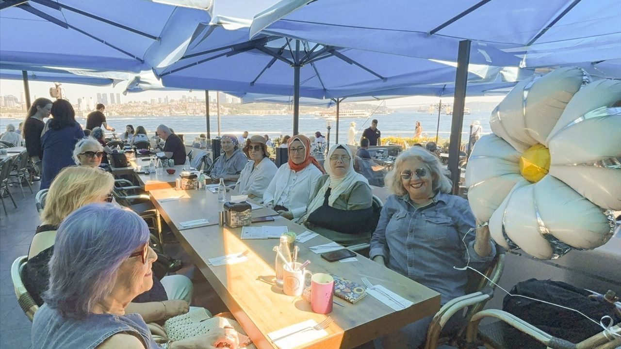Kanser Hastaları İçin Dayanışma Etkinliği Üsküdar'da Gerçekleşti