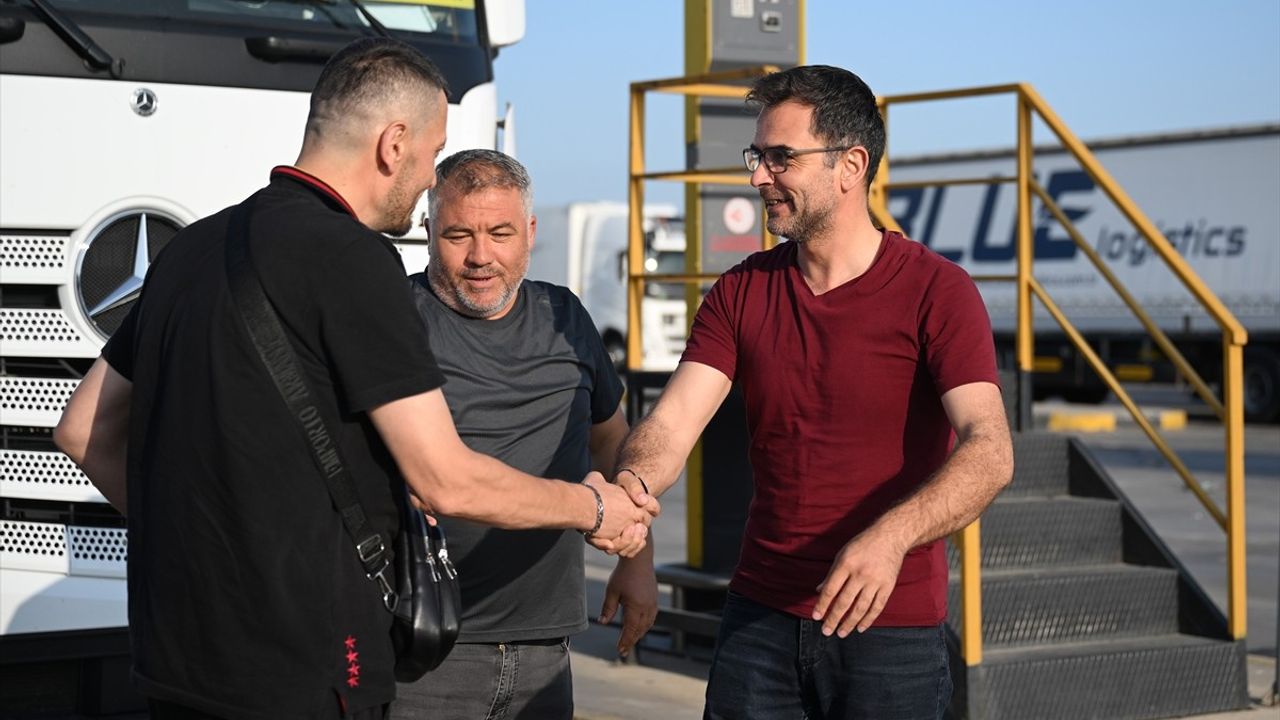 Kapıkule'de Tır Şoförleri Bayramı Ailelerinden Uzakta Geçirdi