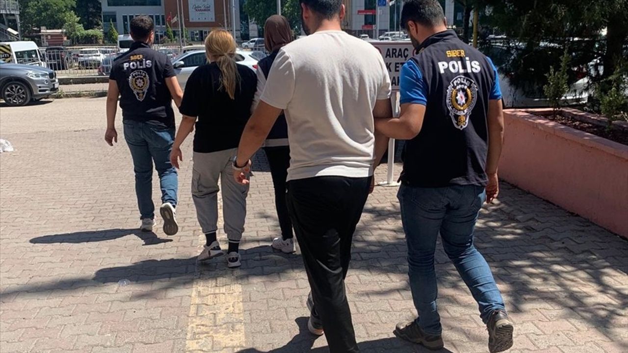 Karabük'te Dolandırıcılık Operasyonu: 2 Tutuklama