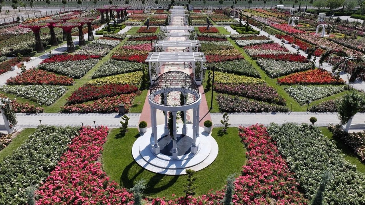 Karatay Mevlana Gül Parkı Yeni Sezon Açılışını Gerçekleştirdi