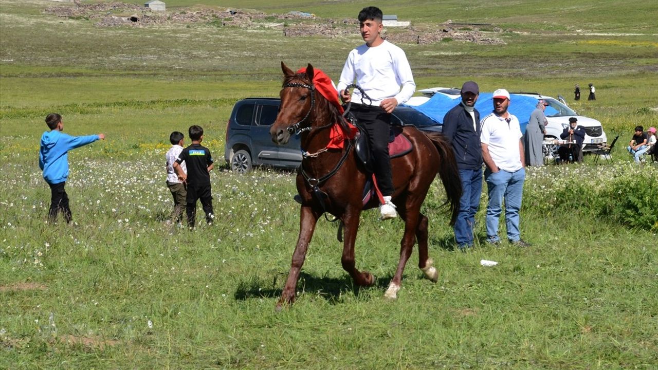Kars'ta Eğlence Dolu 'Köroğlu Köyü Yayla Festivali' Gerçekleşti