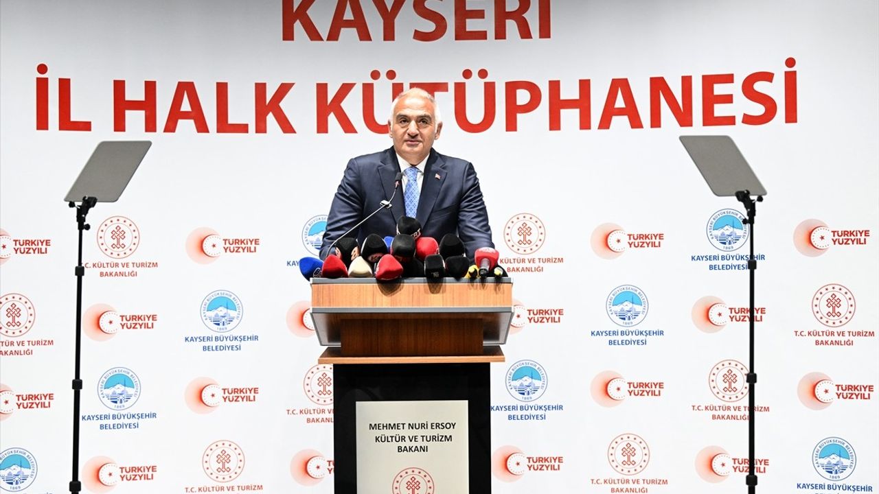 Kayseri'de Modern Bir Kütüphane Açılışı Yapıldı