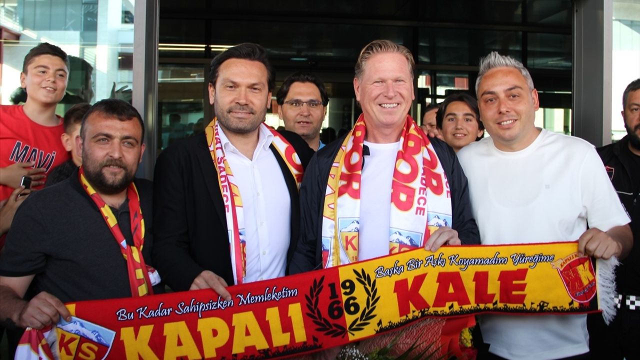 Kayserispor'un Yeni Teknik Direktörü Markus Gisdol Kayseri'de