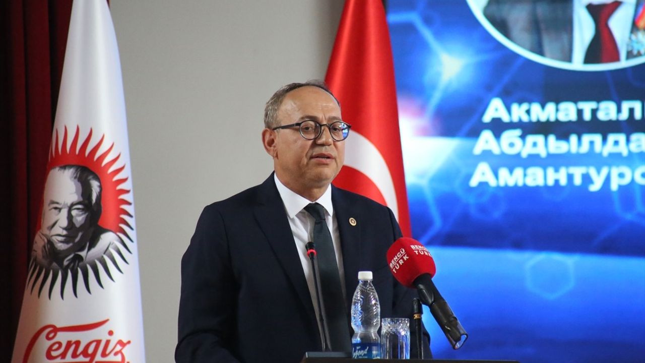 Kırgızistan'da Cengiz Aytmatov Forumu Gerçekleşti