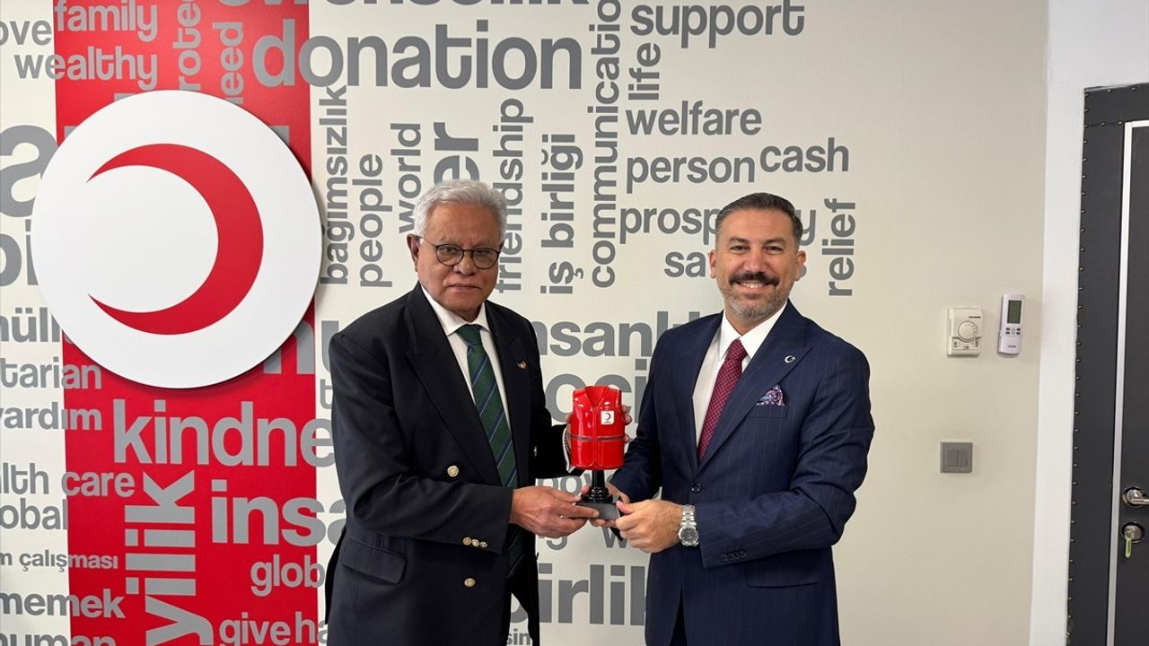 Kırgızistan, Pakistan ve Bangladeş Büyükelçilerinden Türk Kızılay'a Kurban Vekaleti