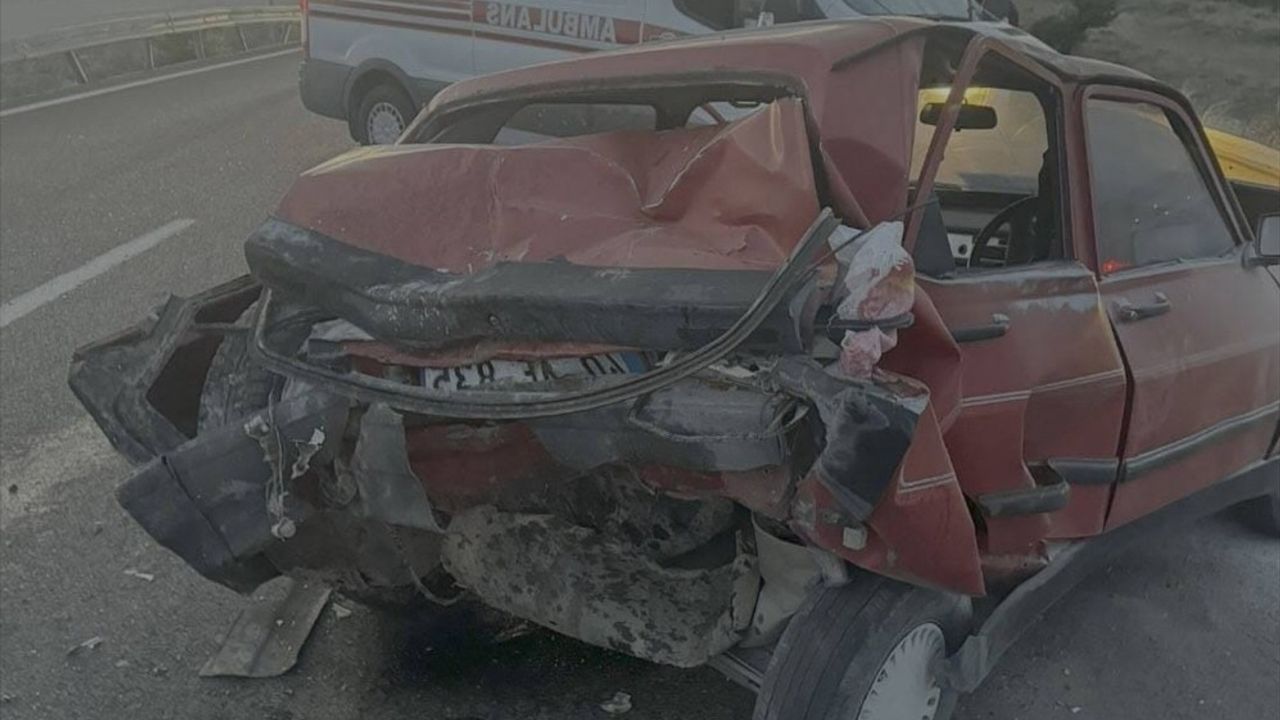 Kırıkkale'de Feci Kaza: 1 Ölü, 2 Yaralı