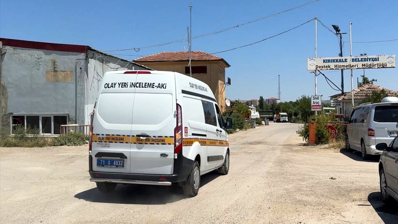 Kırıkkale'de Köpük Tüpü Patladı: Bir Belediye Personeli Ağır Yaralandı